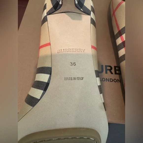 NIB- Burberry Aubri Pumps in Archive beige - Picture 5 of 8